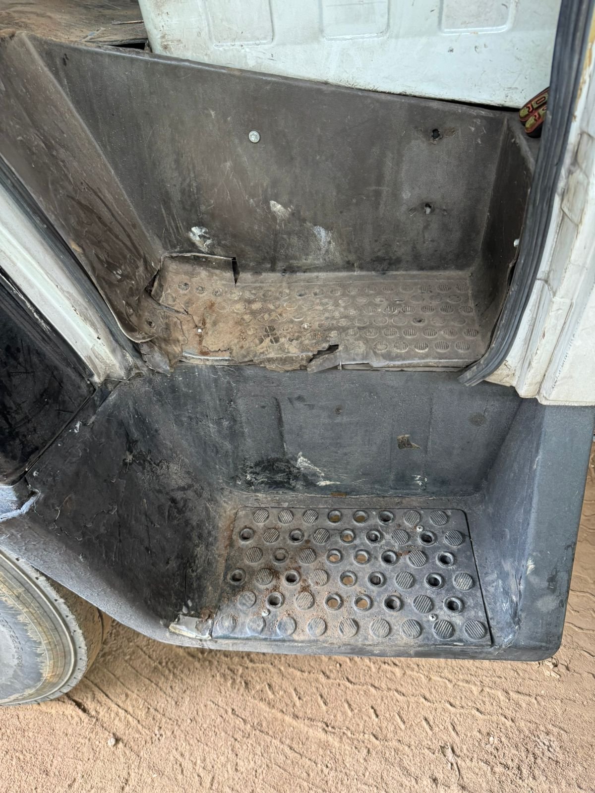 Mercedes-Benz 1618 6×2 1992 Poli Caçamba