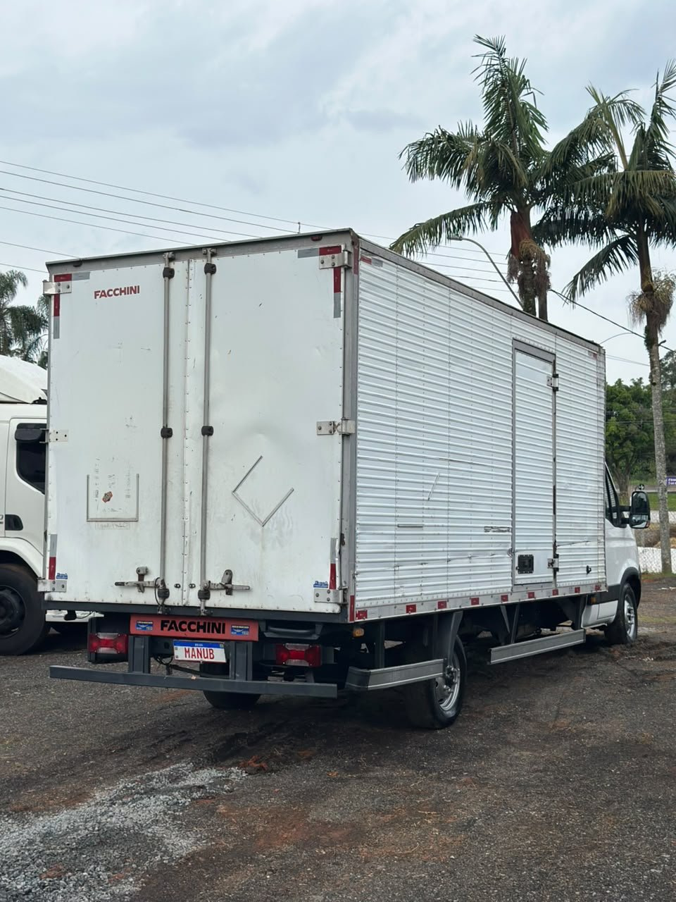Iveco Daily Chasis 3.0 35S14 3750 Cab. Simples 2P