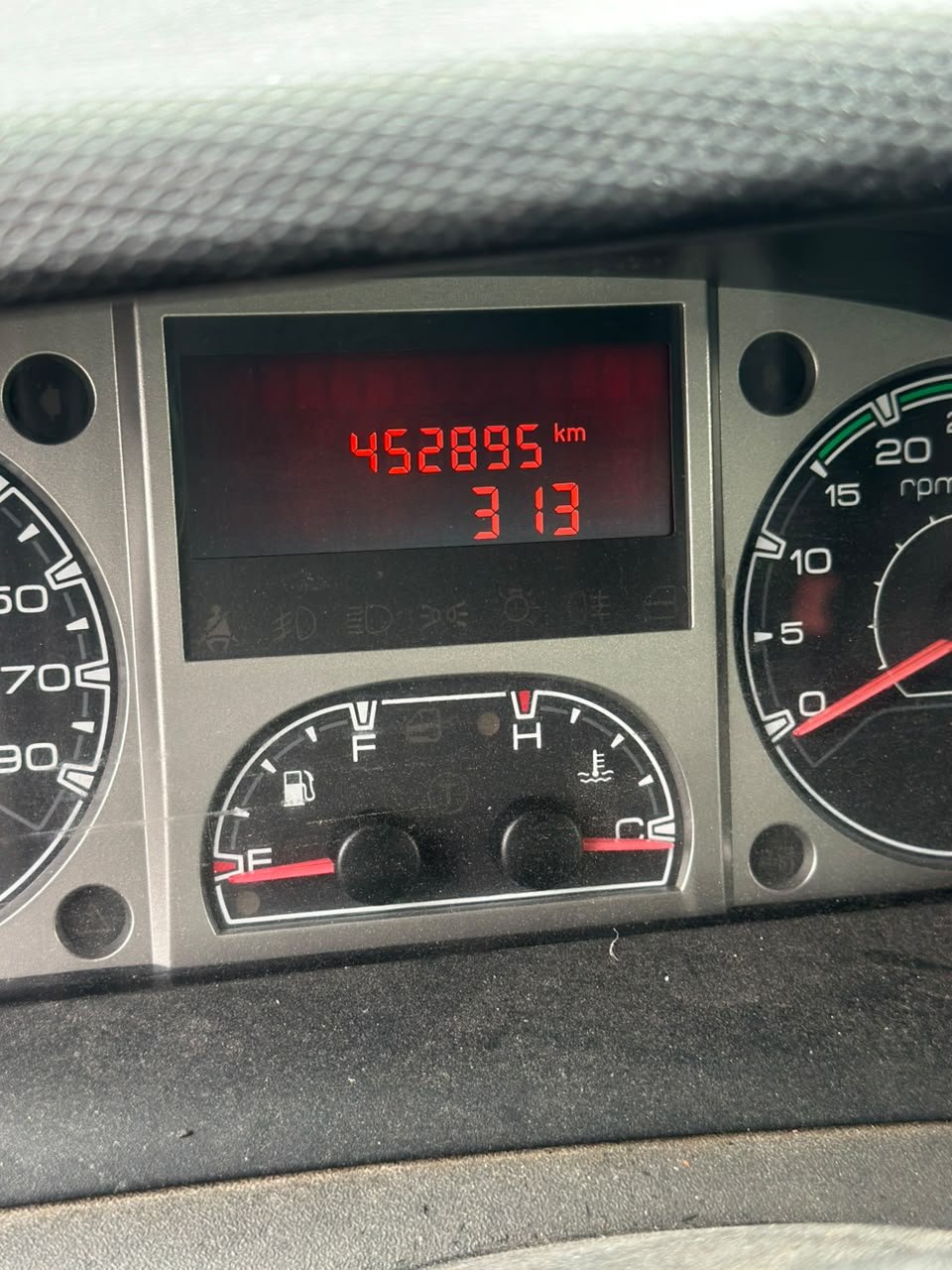 Iveco Daily Chasis 3.0 35S14 3750 Cab. Simples 2P