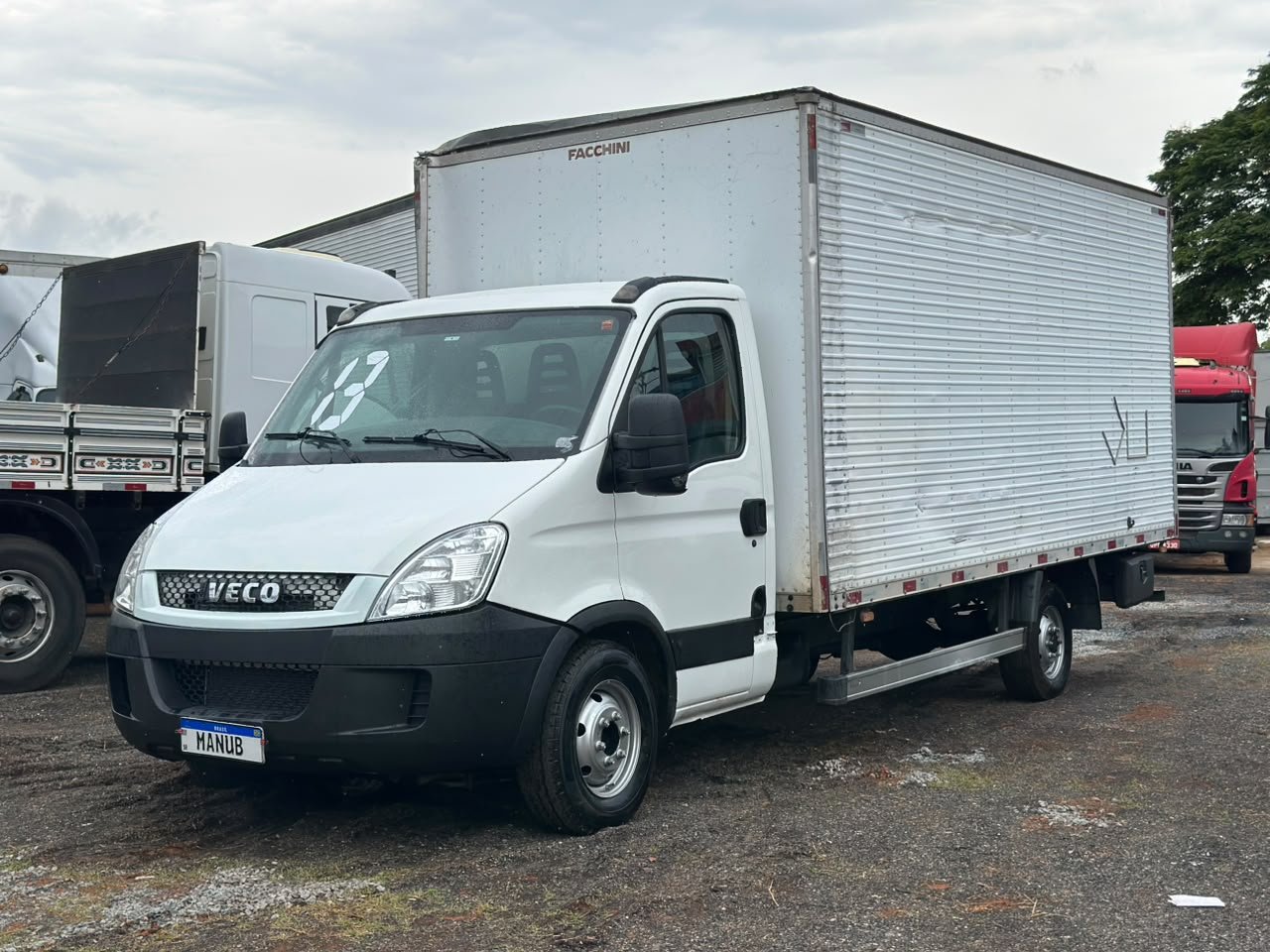 Iveco Daily Chasis 3.0 35S14 3750 Cab. Simples 2P