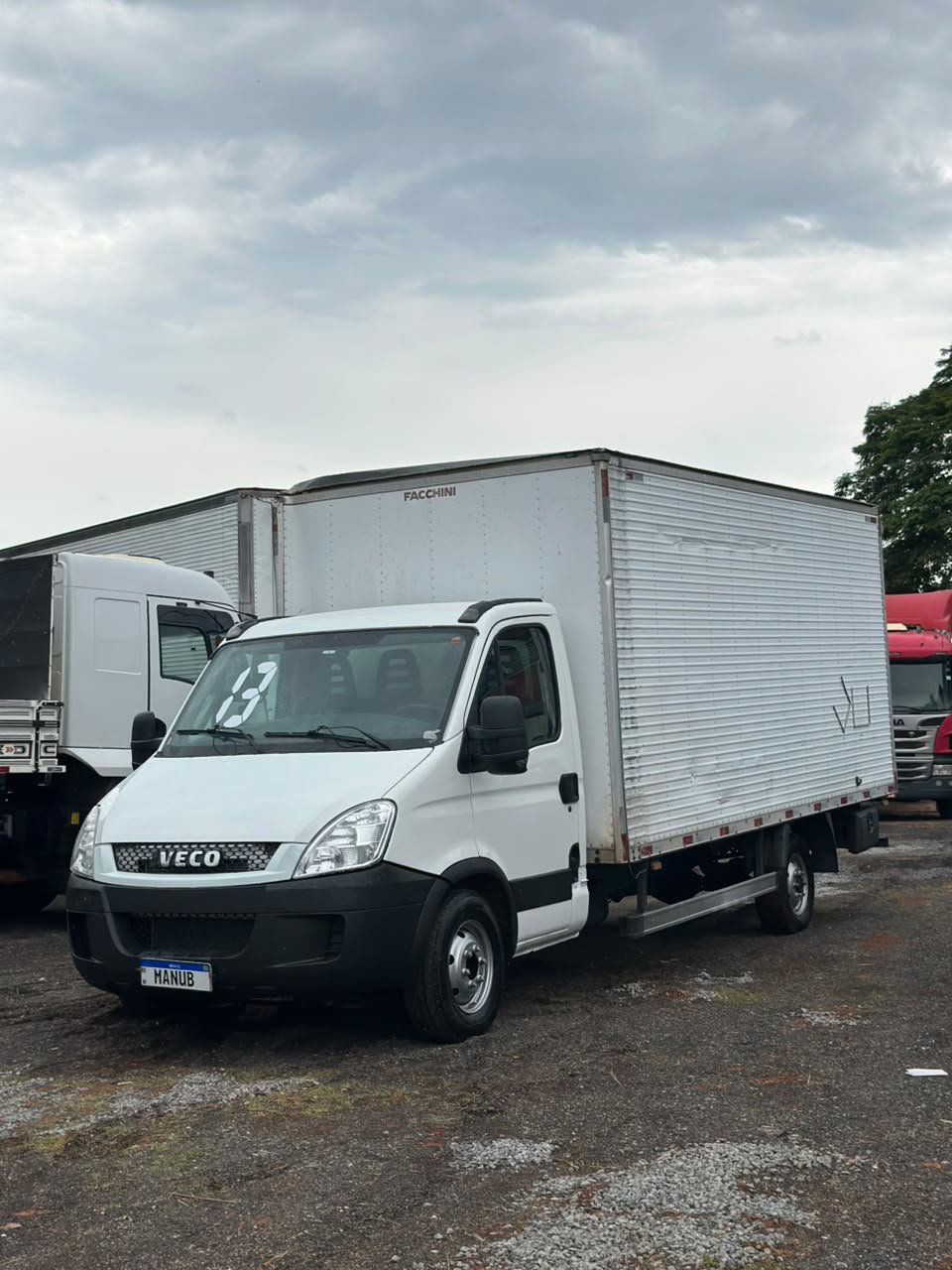 Iveco Daily Chasis 3.0 35S14 3750 Cab. Simples 2P